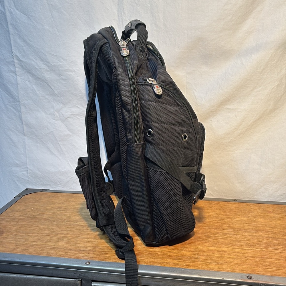 Wenger Backpack - Picture 4 of 13
